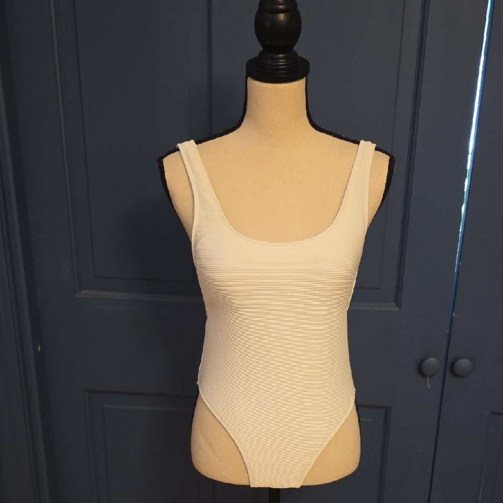 NWOT Garage White Horizontal Ribbed Scoop Neck Maillot Swimsuit Sz Medium